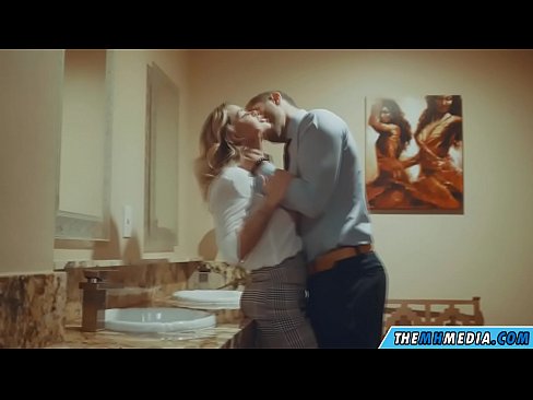 ❤️ Khi một cô gái tóc vàng busty quyến rũ bạn trong một nhà vệ sinh công cộng ❌ Beautiful porn ở% vi.porngifmag.ru% ﹏